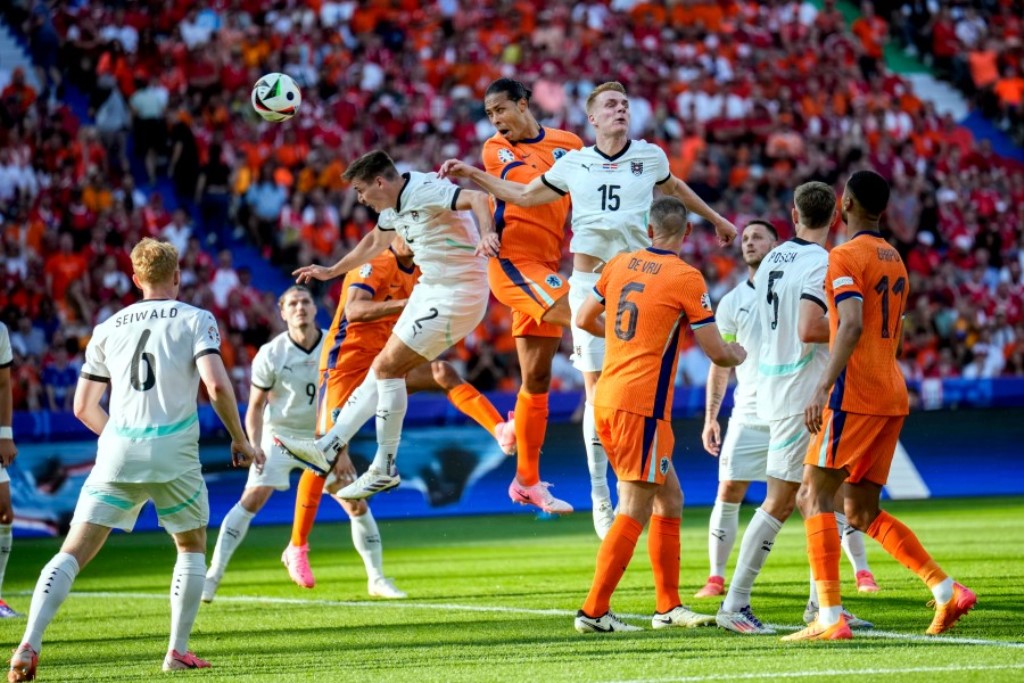 Holanđani nakon 16 godina sanjaju četrvtfinale, Rumunija za novu eru fudbala