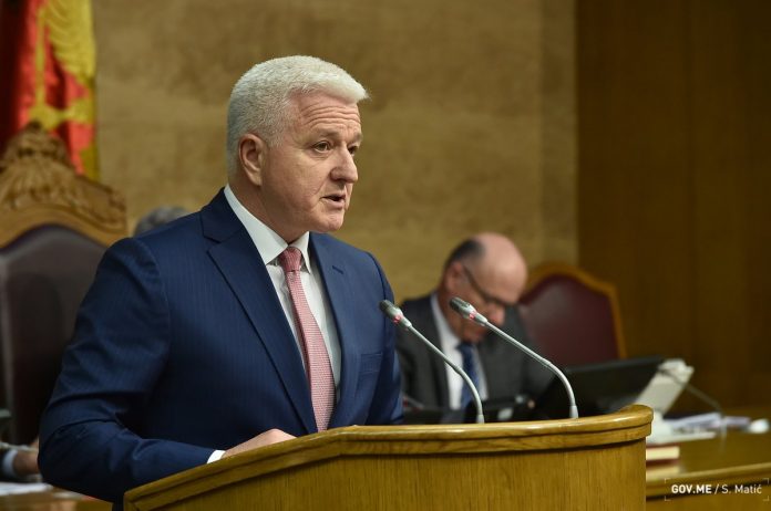 Marković odgovara na pitanja predstavnika poslaničkih klubova