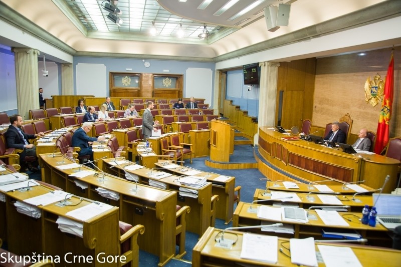 Poslanici vanredno o izbornim zakonima