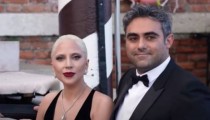 Lejdi Gaga plakala na sceni: Vjerenik je ostavio bez riječi